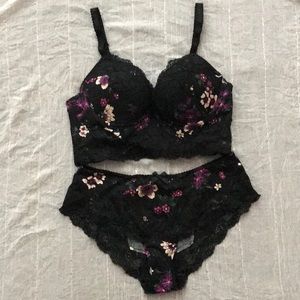 black lace with flowers corset style bra & panty